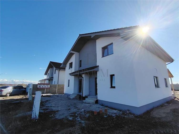 Duplex modern - bucatarie inchisa - zona linistita - teren 375 mp - 1