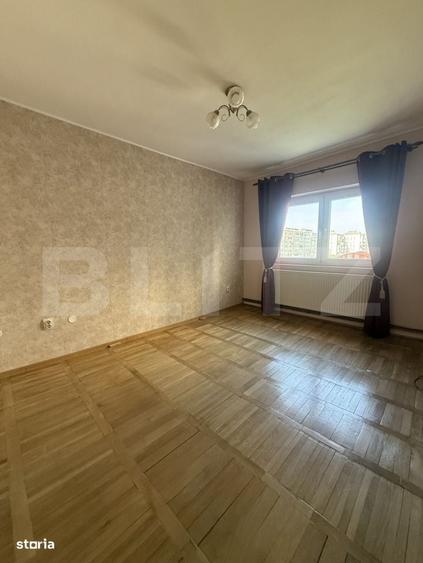 Apartament cu 4 camere în Micro 5