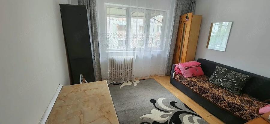Garsonieră decomandată în Granit