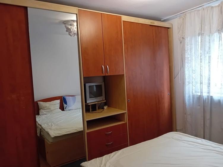 Casă cu 3 camere în 1 Decembrie