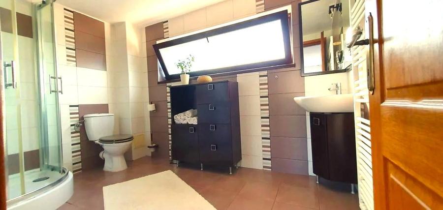 Vila P+1+M cu 5 camere, moderna, zona Victoria - Stadionul Farul! - 8