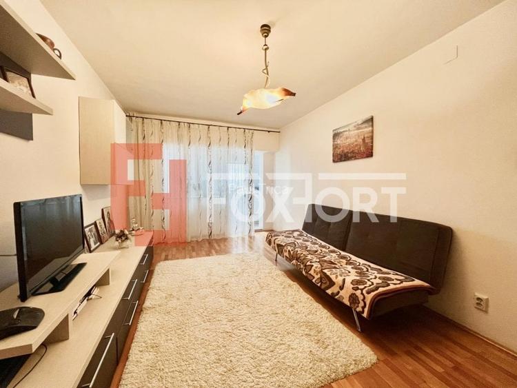 Apartament cu 3 camere, etaj 5 de vanzare, zona Lunei Apartament cu 3 camere, etaj 5 de vanzare, zona Lunei