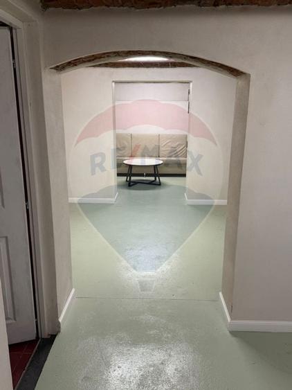 Spatiu comercial de inchiriat 40 mp, in zona Decebal - 13