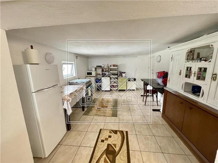 Casă individuală cu 6 camere cu Teren 950 Mp în Valea Aurie