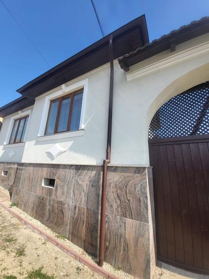 Casă individuală cu 5 camere cu Canalizare în Câlnic