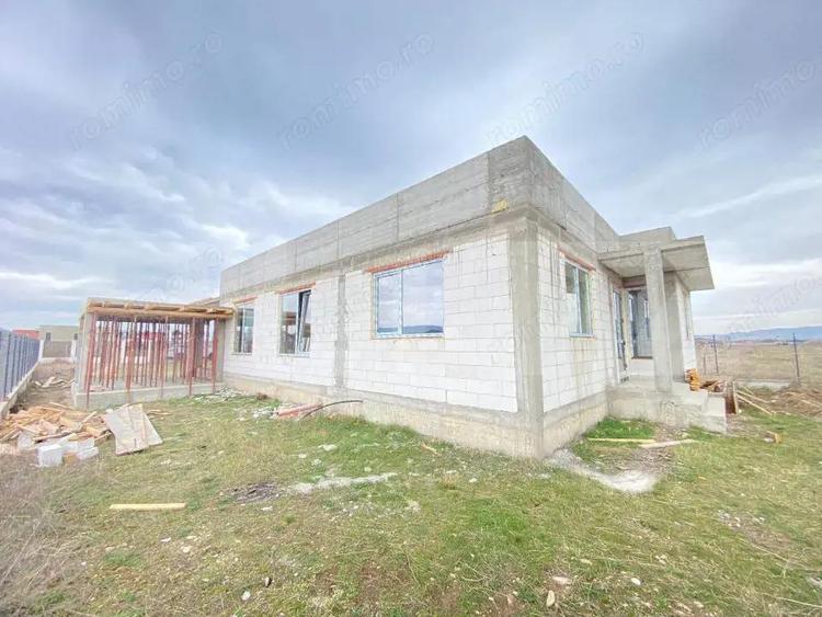 Casa la rosu cu 3 dormitoare,2 bai,141mp - 14