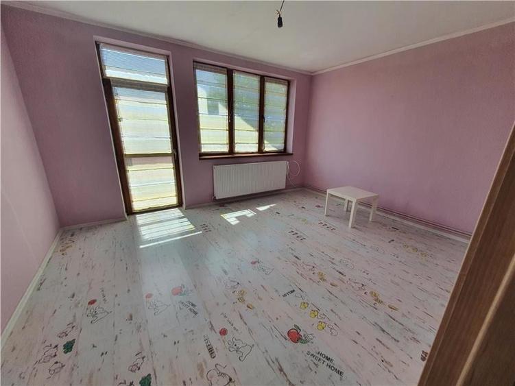 Vilă Spațioasă cu Potențial Multiplu ?n Zona Terezian Sibiu - 32