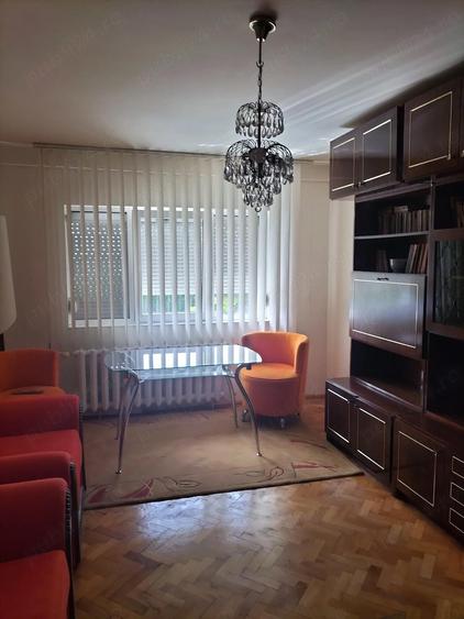 Inchiriez apartament doua camere ,zona centrala in spate la teatru inArad - 3