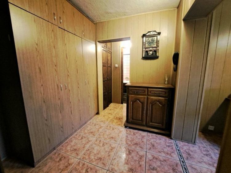 Vanzare Apartament 2 Camere, Decomandat , Micro 12 Targoviste - 1