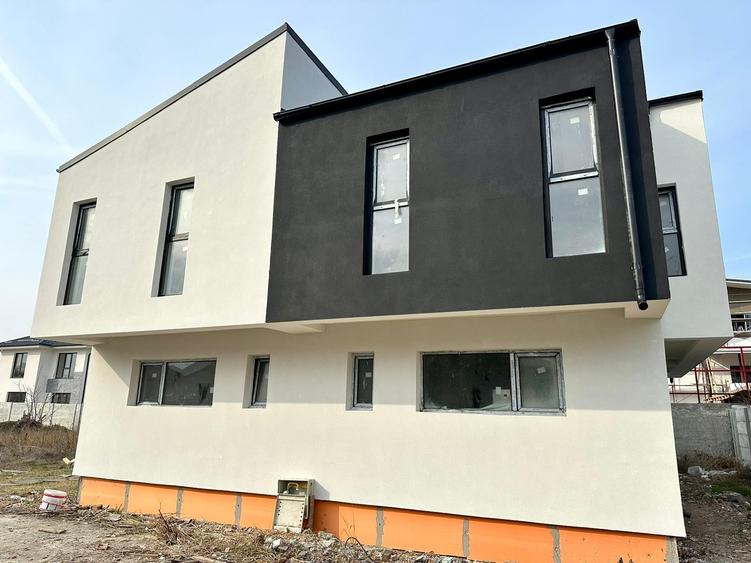 Ultima viluta de vanzare in acest complex din Tunari. - 2