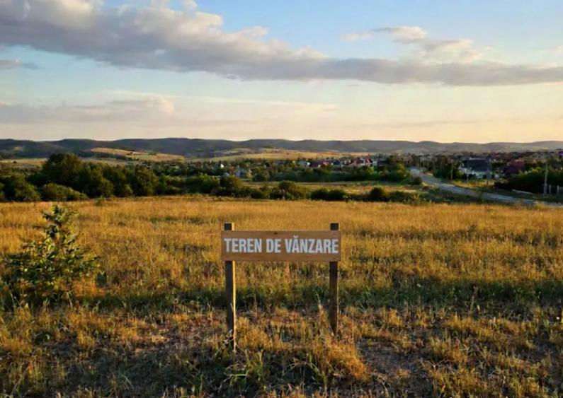 Teren intravilan 10 ha dezvoltare industriala DN1 - 1