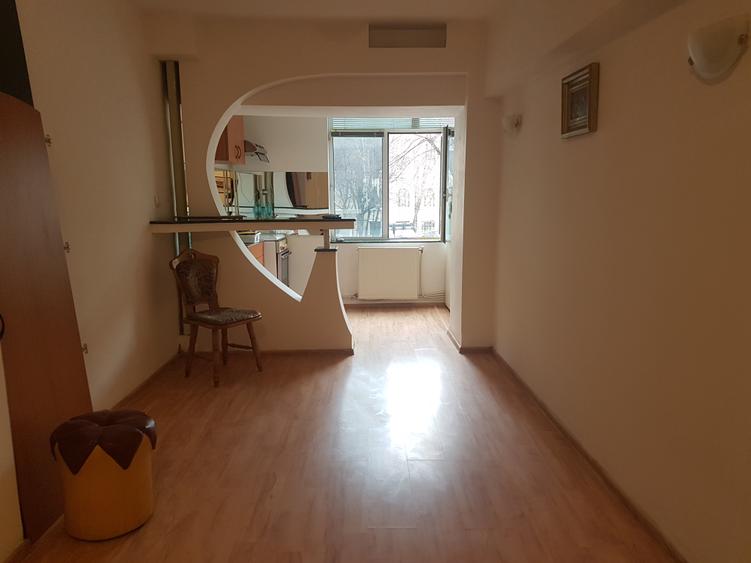 Apartament trei camere decomandat, mobilat, etaj unu, doua balcoane, Alecsandri - 7