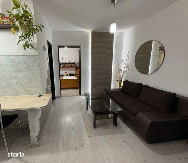 Apartament cu 2 camere, Dambul Pietros, hol patrat, etaj 3 - 2