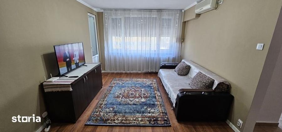 Apartament cu 2 camere semidecomandat, mobilat în Tei