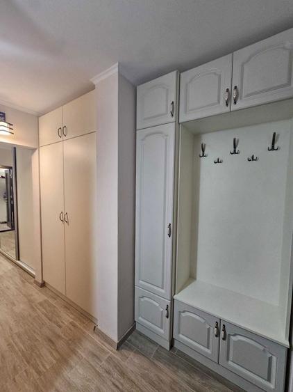 Inchiriez apartament 3 camere PB Decebal - 2
