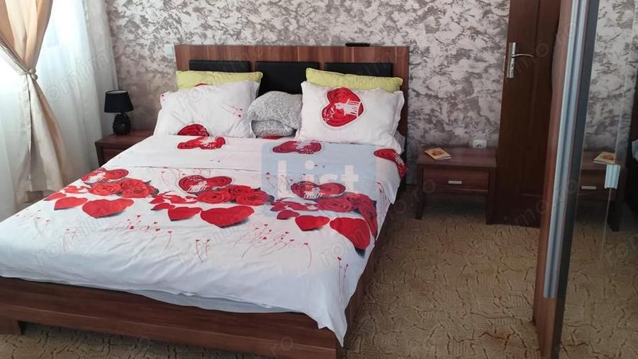 Casa Strejnicu: 150m2, 3 dormitoare, 2 bai, 2 garaje - 12