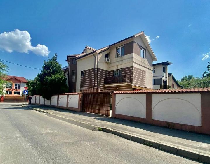 CASA INDIVIDUALA CU PISCINA METROU APARATORII PATRIEI - 1