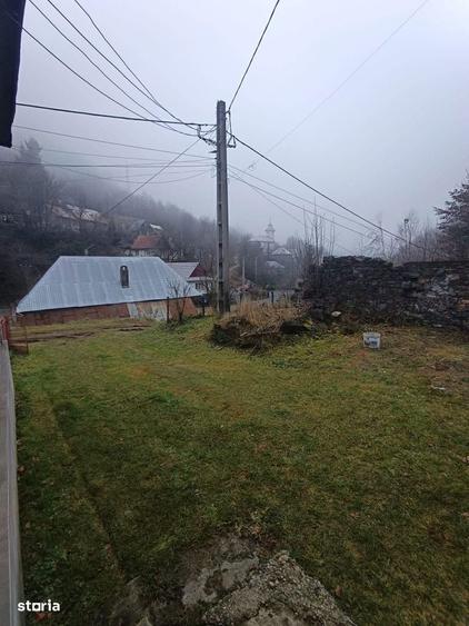 Casa , 3 camere, curte mare, lini?te,pre? negociabil - 3