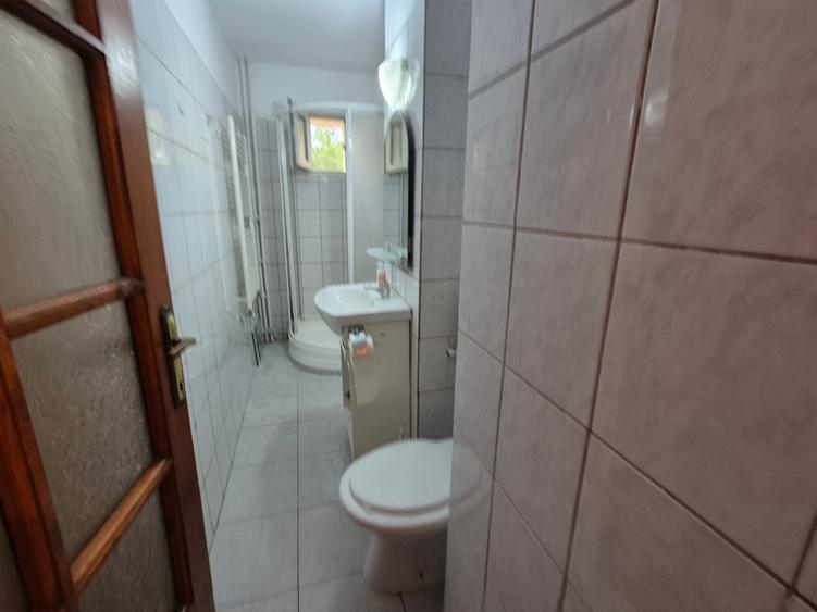 Pe frumoasa strada Harnicieila etajul 1, in bloc izolat termic - 8