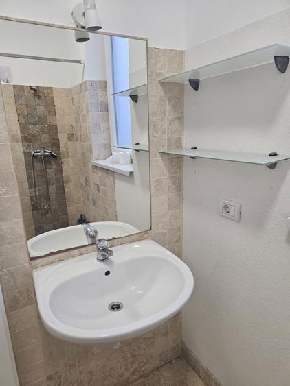 Inchiriez penthouse cu 3 camere,2 bai, 2 terase mari, bucatarie openspace - 4