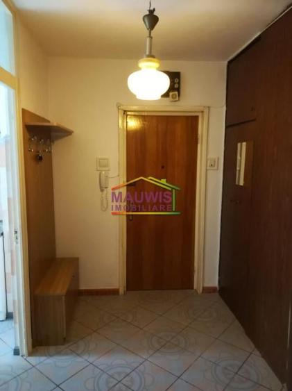 1 min Eminescu 2camere liber Cf.1 etaj intermediar pe mijloc bloc 1980 - 6