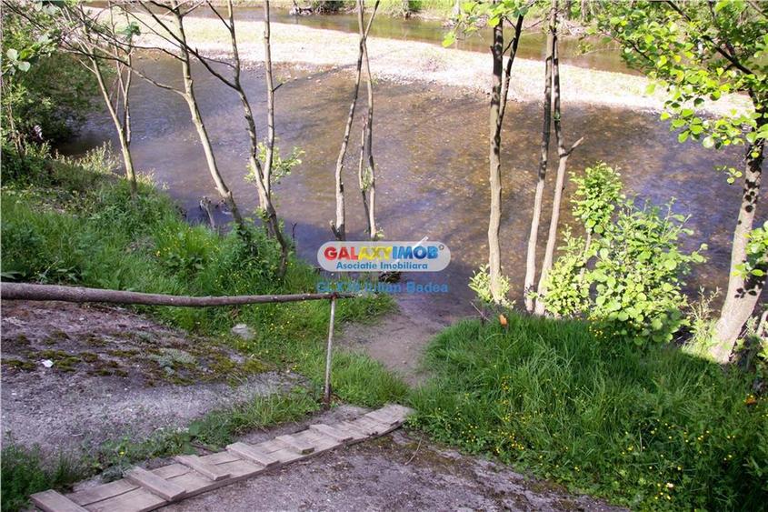 Pensiune de vanzare zona Voineasa - jud. Valcea - 7