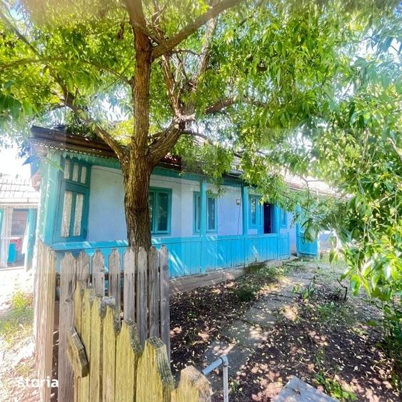 Casă cu 2 camere cu Teren 1664 Mp în Cristești