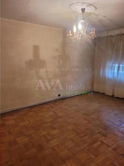 Apartament 3 camere decomandat zona Nord - 2