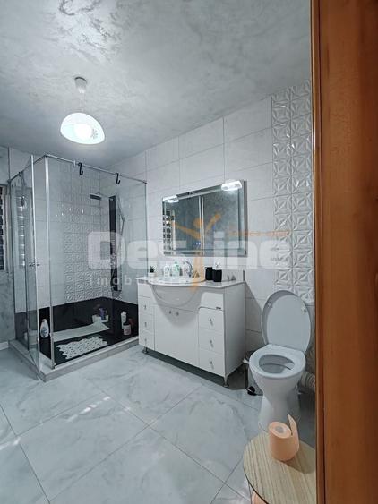 Apartament cu 3 camere decomandat în Gară