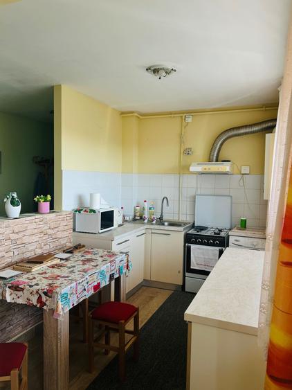 Apartament cu 3 camere decomandat în Mureșel