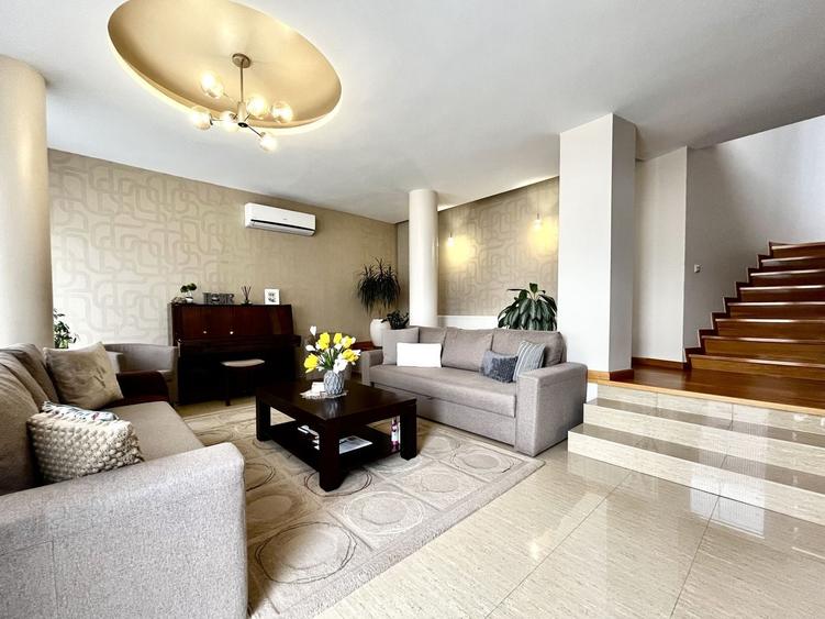 Casa spațioasă și primitoare cu garaj dublu, în Braytim – Soarelui - 2