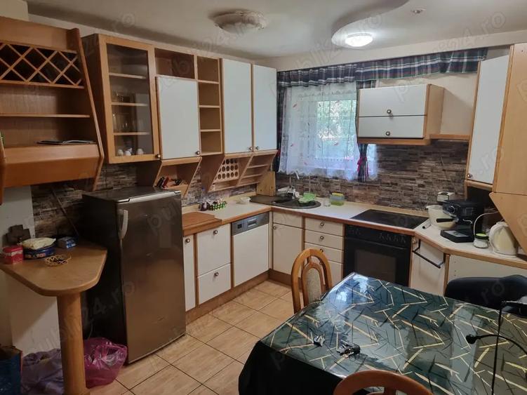 Apartament 3 camere semidecomandat 75000 euro - 2