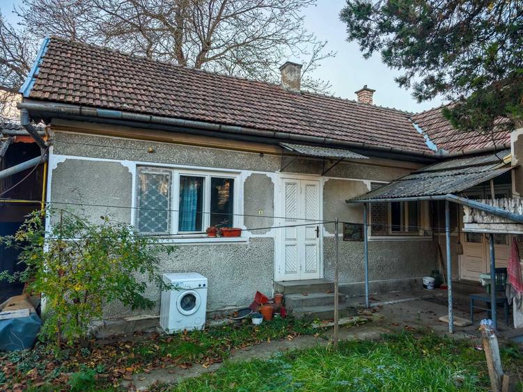 Proprietate rara langa Parcul Petofi Sandor/ Casa S P si teren 576 mp/ potential mansardare zona centrala - 1