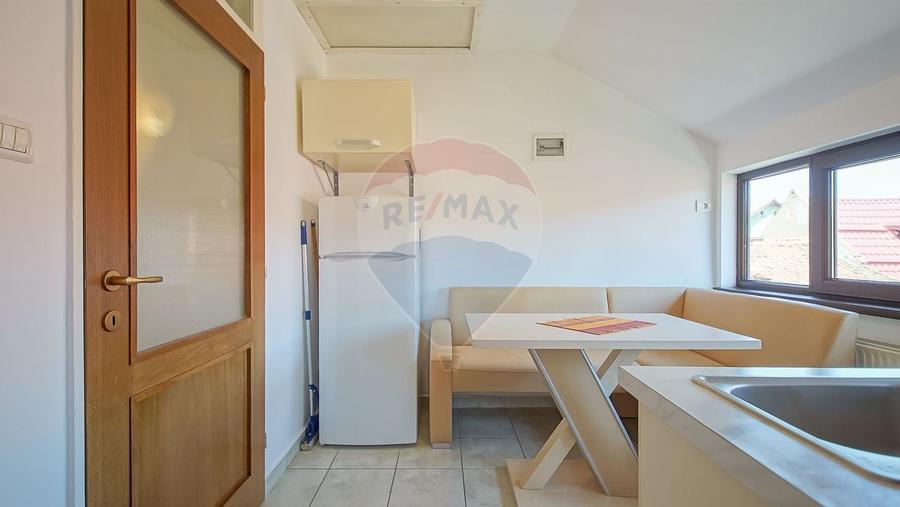 Casă cu 2 apartamente în Brasov, investiție sigură sau căminul ideal - 14
