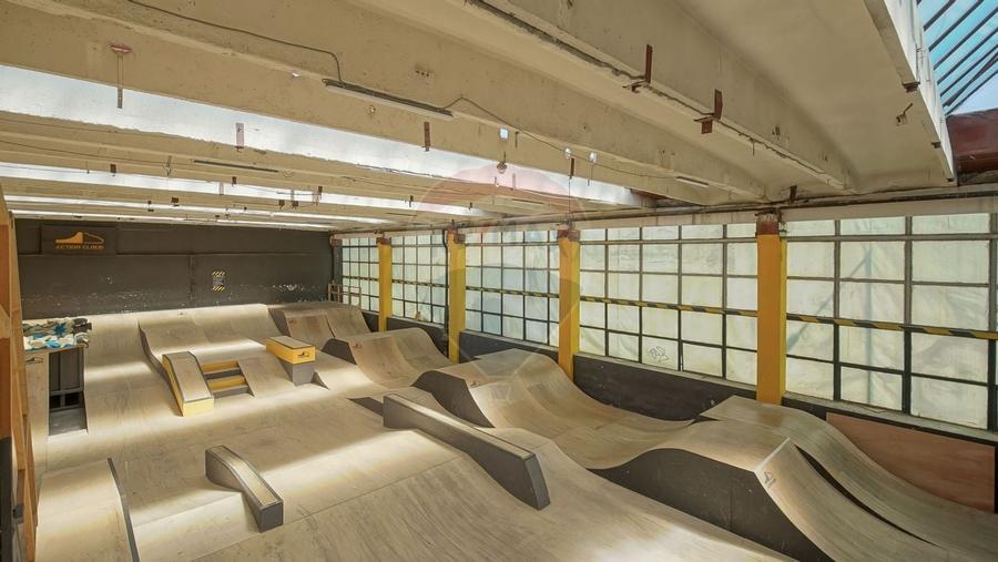 Spatiu comercial de 2,491mp de vanzare in zona Bartolomeu - 12