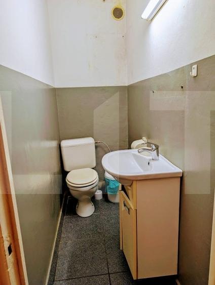 Apartament de vanzare, cu 3 camere, 65 mp, decomandat, Piata Victoriei - 8