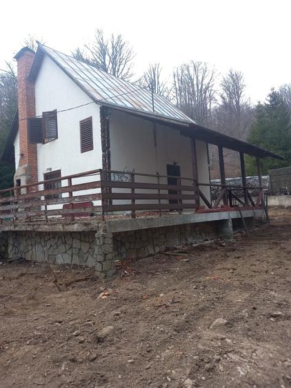 Vand 2 cabane la munte - 3