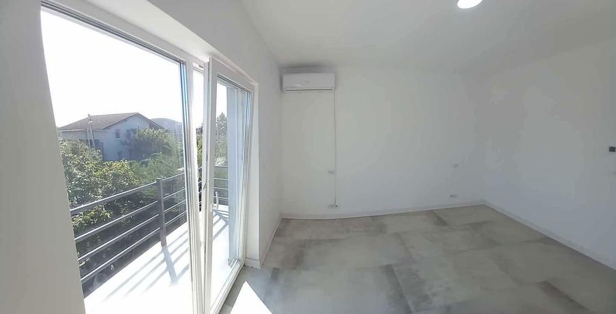 Salon - Clinica - Birouri + Locuinta - 4