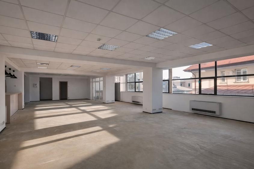 Birouri 200 - 330 mp | Expozitiei - Piata Presei Libere | Comision 0% - 11