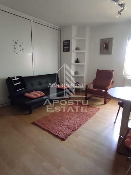 Apartament cu 2 camere decomandat, mobilat în Semicentral Apartament cu 2 camere decomandat, mobilat în Semicentral