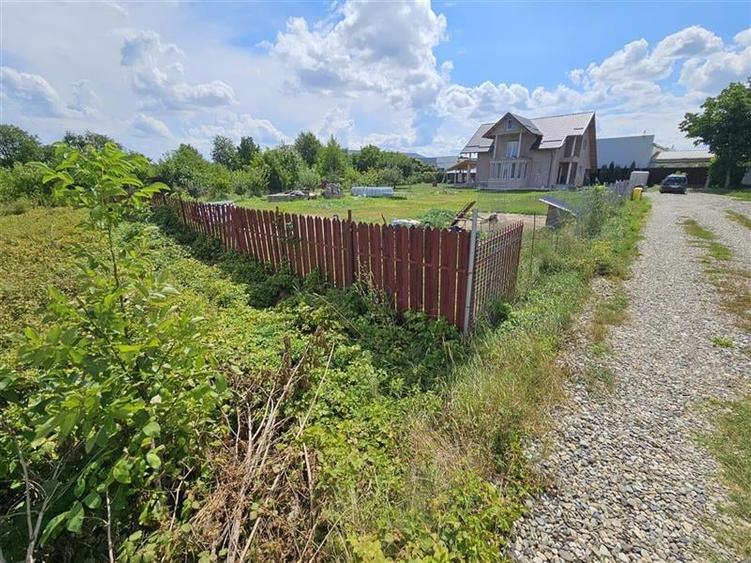 Teren intravilan, 2 loturi de 680mp, Serbanesti - 3