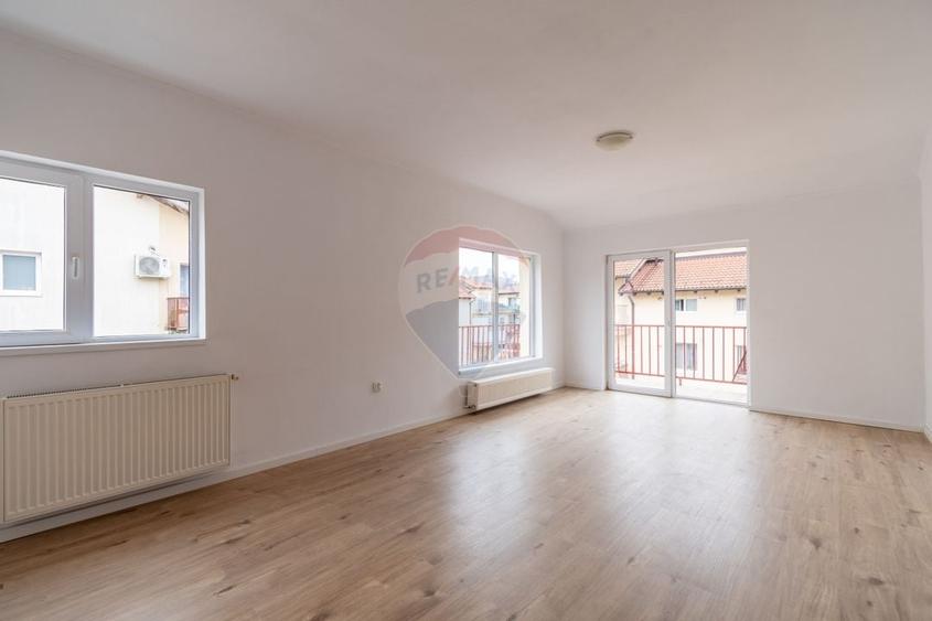 Apartament renovat cu 2 camere + loc de parcare de vanzare Floresti - 3