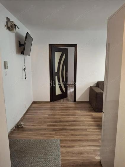 Resita, chirie, 2 cam. DEC. MOBILAT + UTILAT MODERN, parter - LUNCA - 8