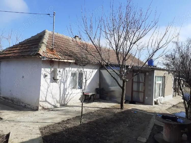 casa de vanzare in Mo?neni, com.23 August - 3