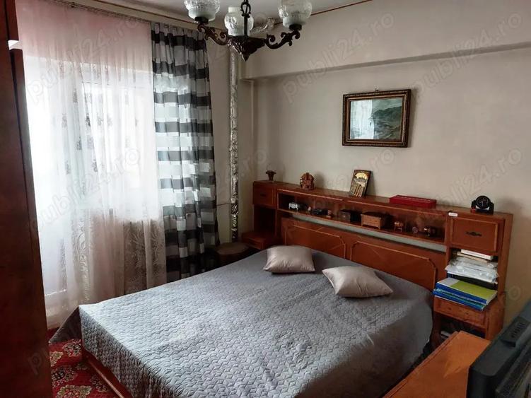 Apartament cu trei camere decomandat in Calea Bucuresti - 2
