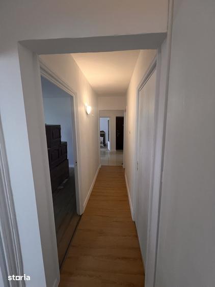 Apartament cu 3 camere decomandat în Dristor