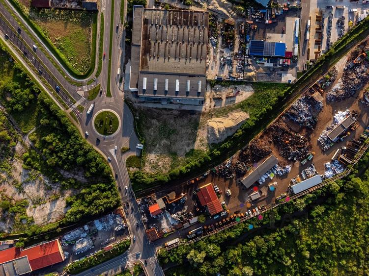Teren Construcții intravilan de 5109 mp, în Tractorul