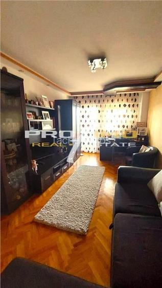 Apartament cu 2 camere decomandat în Capitol Apartament cu 2 camere decomandat în Capitol