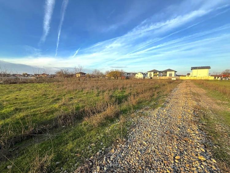 Teren Intravilan In Rate Stadion Berceni  | utilitati la strada #CG1R - 1