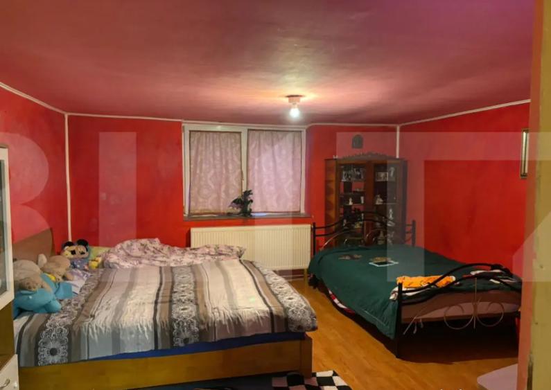 Casa in Iratosu cu teren, apa curenta, centrala termica , - 10